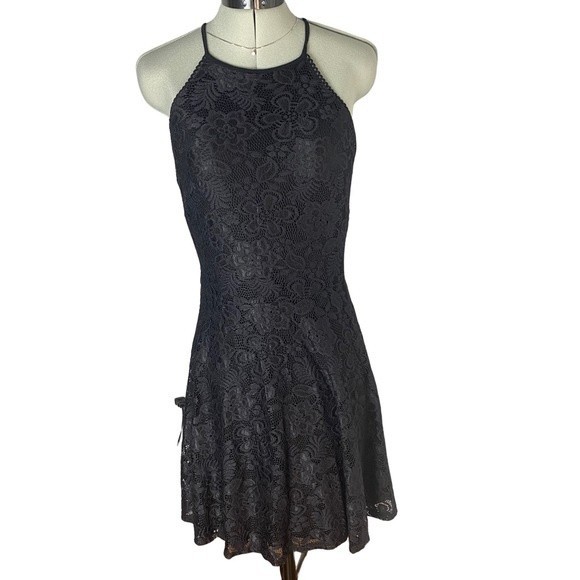 Black Mini Dress Halter Semi Formal Cocktail Lace Fit and Flare Size Small - Picture 1 of 8